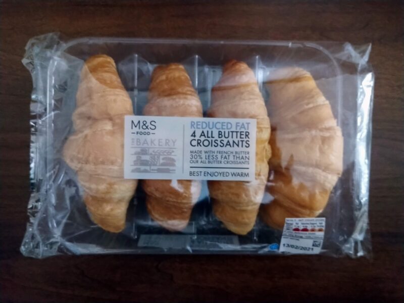 イギリス パン クロワッサン M S Food Reduced Fat 4 All Butter Croissants かもめらいおん 絵空事